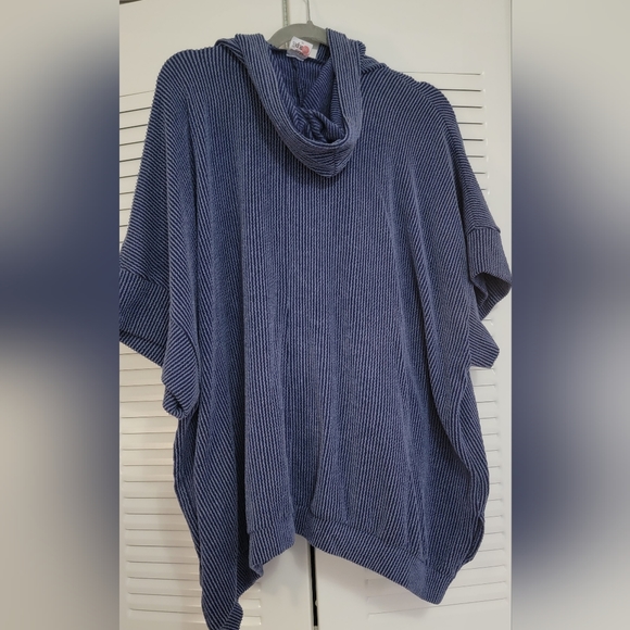 The Zig Zag Stripe Abby Hoodie and matching ribbed leggings, size XL, navy blue. - Picture 2 of 4